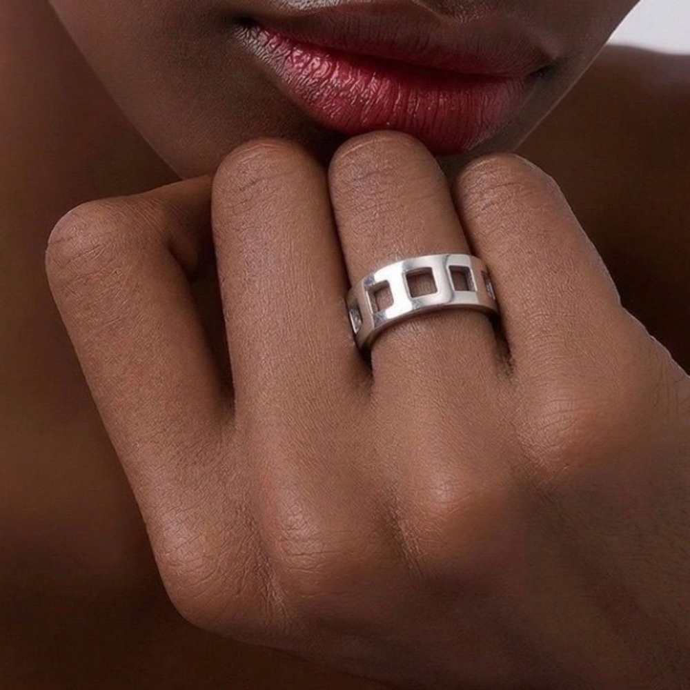 GUCCI Silver Ring with squares size 4.75 - Picture 2 of 3